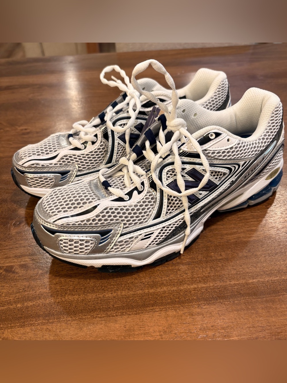 New Balance Men's 1064 Runner Shoes 10.5 - Rare - Picture 2 of 8